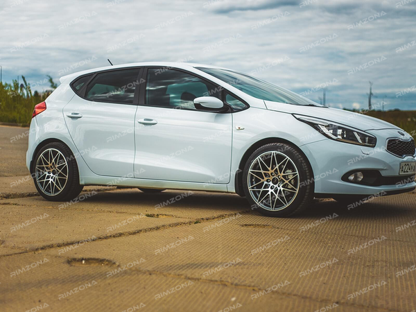 Kia Ceed на литых дисках Extreme Wheels DXW666 R17 5x114,3 - Фото № 1